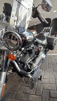 HARLEY-DAVIDSON SOFTAIL HERITAGE CLASSIC 114 HARLEY-DAVIDSON SOFTAIL HERITAGE CLASSIC 114